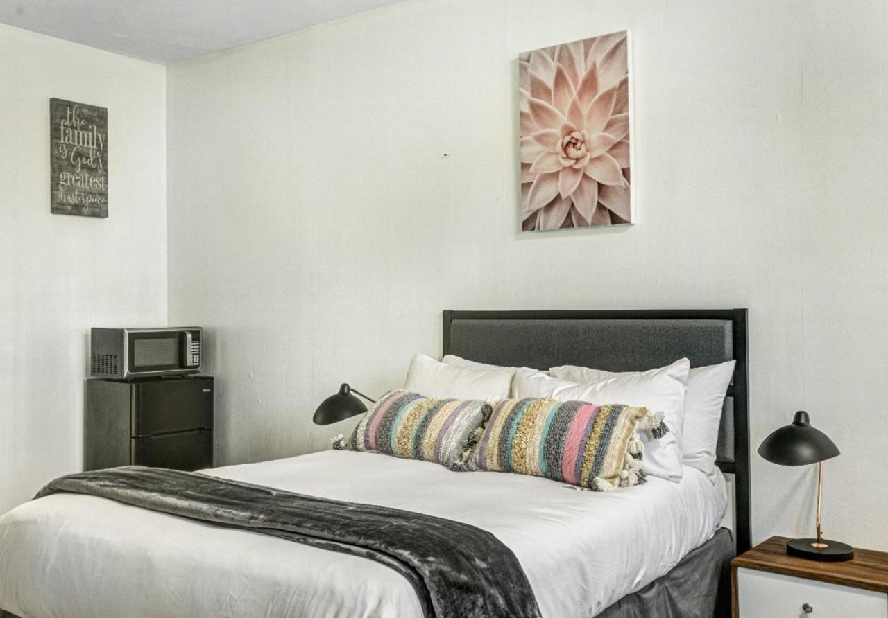 Hallandale Gulfstream Pool Walk To The Beach Apartment ฮาลลันเดลบีช ภายนอก รูปภาพ